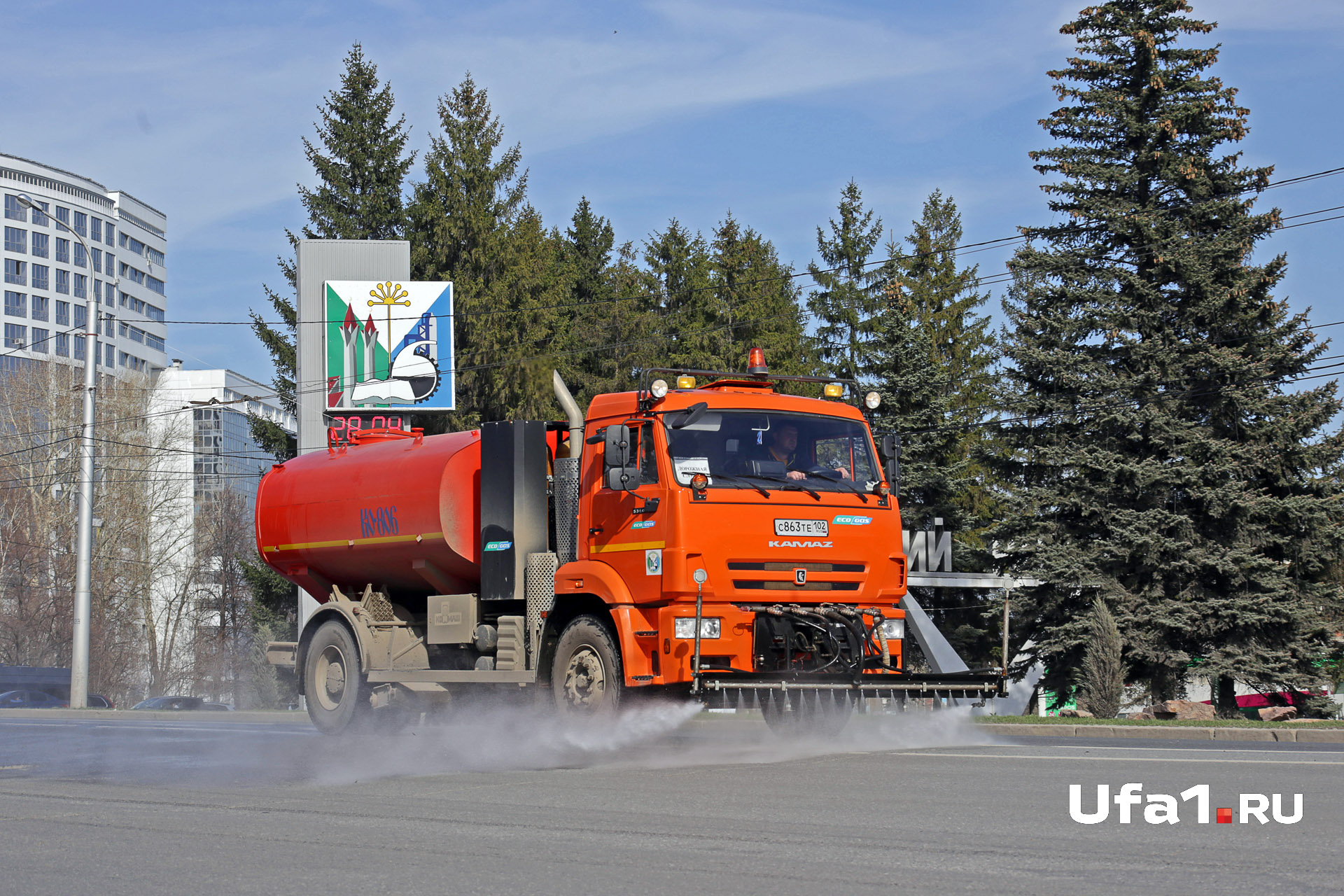 Улицы в Уфе моют бионорд-шампунем, рис. 2