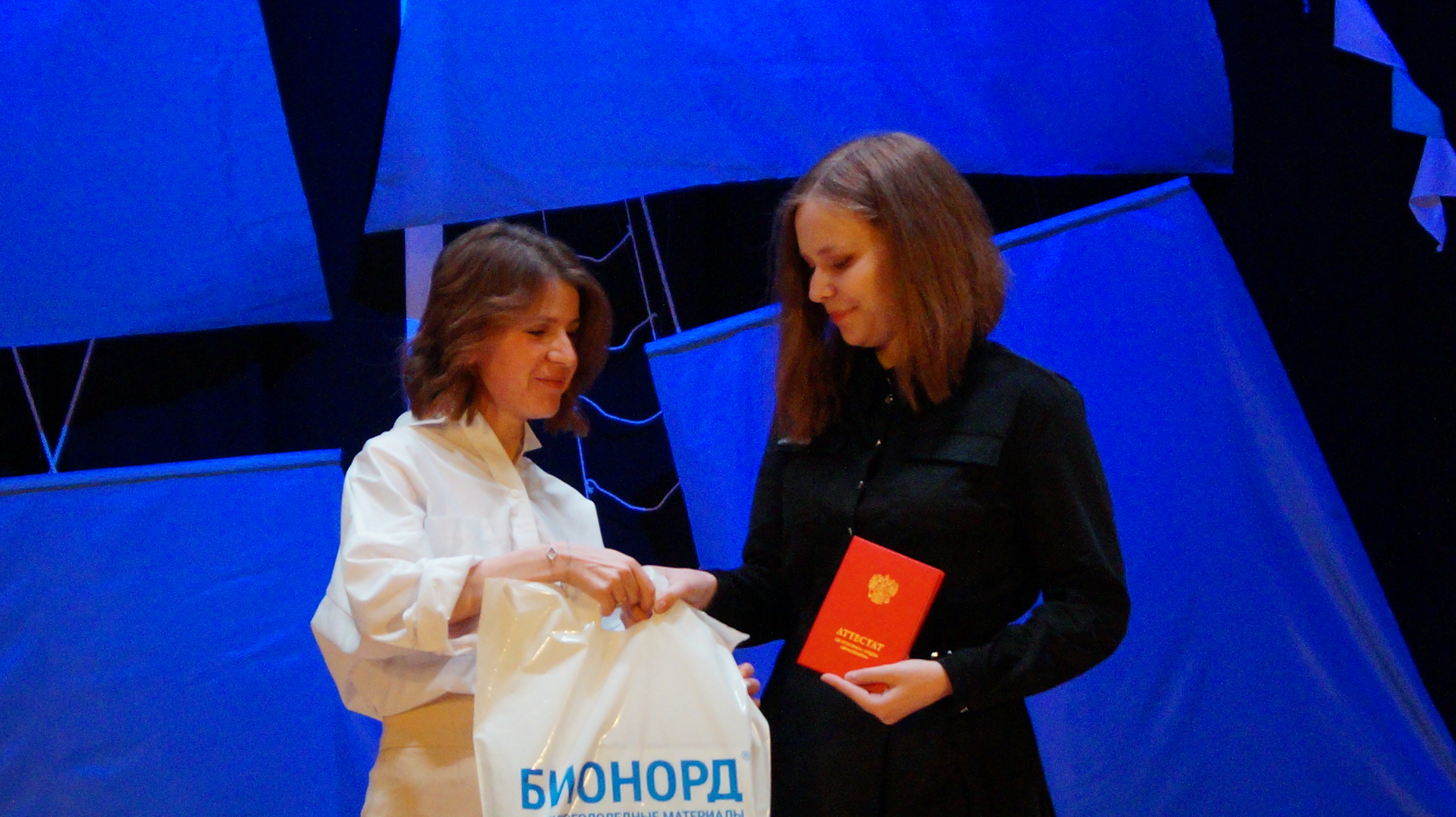 Руководство УЗПМ поздравило медалистов , рис. 2