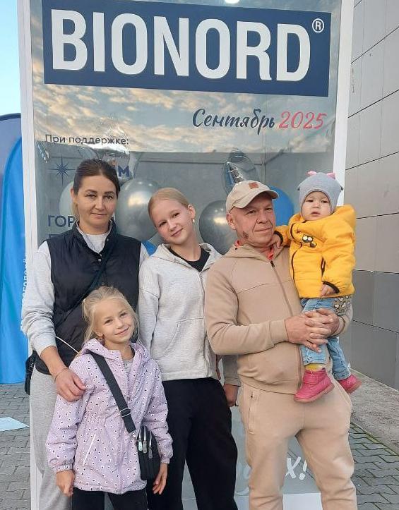 Семья сотрудника УЗПМ с дочерью по имени Россия проголосовала на выборах в Краснокамске, рис. 2