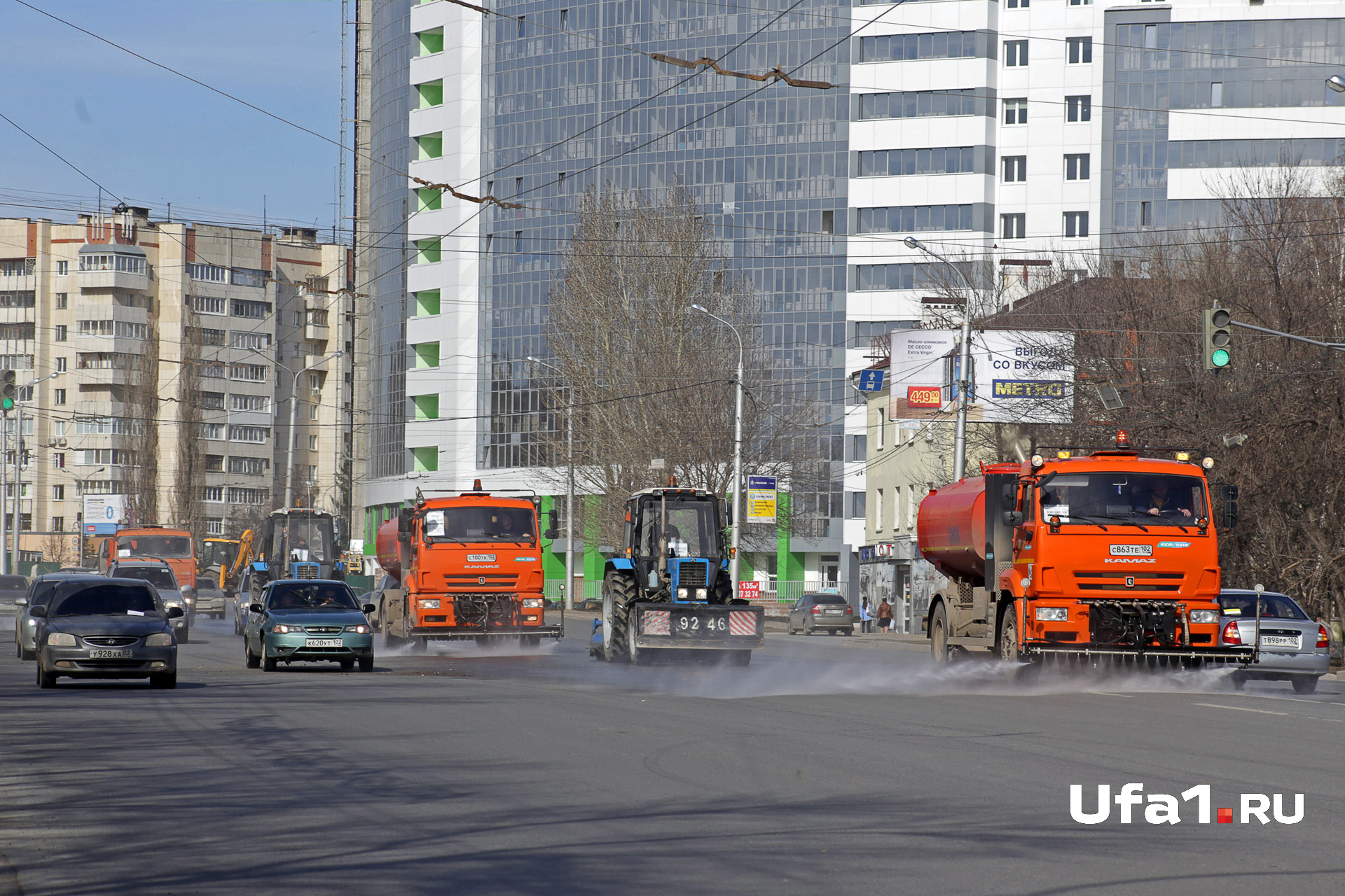 Улицы в Уфе моют бионорд-шампунем